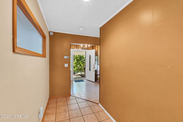 21 Chelsea Road, Jackson, NJ 08527