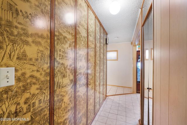 21 Chelsea Road, Jackson, NJ 08527