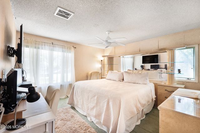 21 Chelsea Road, Jackson, NJ 08527