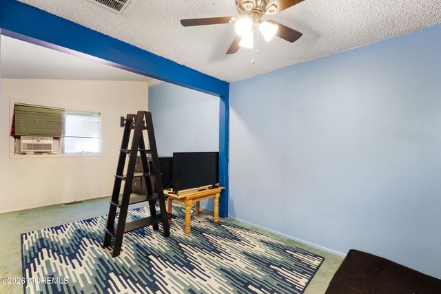 21 Chelsea Road, Jackson, NJ 08527
