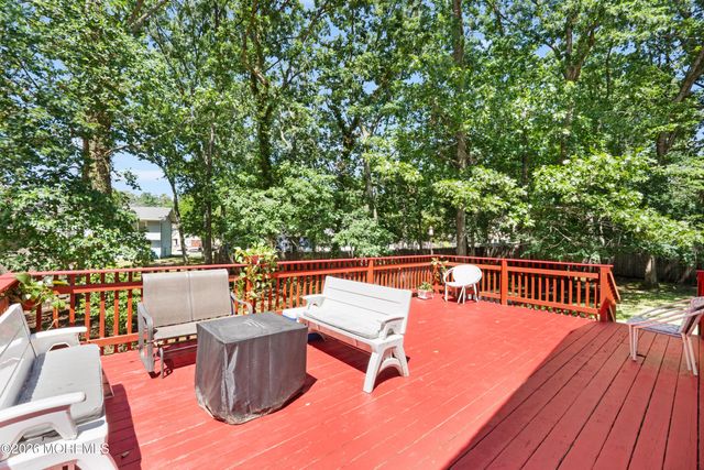 21 Chelsea Road, Jackson, NJ 08527