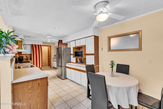 21 Chelsea Road, Jackson, NJ 08527