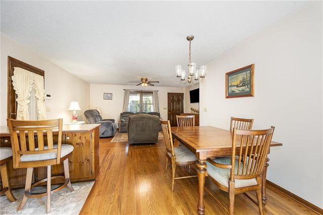 2816 Hoots Road, Hamptonville, NC 27020