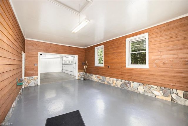 2816 Hoots Road, Hamptonville, NC 27020
