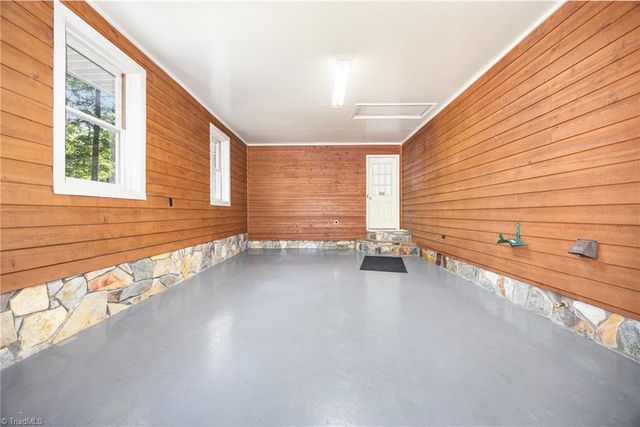 2816 Hoots Road, Hamptonville, NC 27020