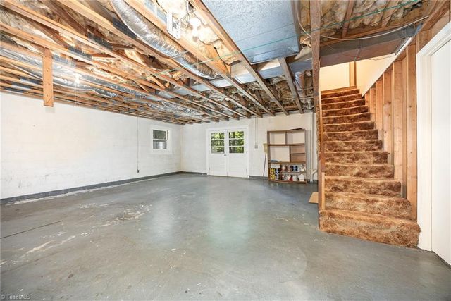 2816 Hoots Road, Hamptonville, NC 27020