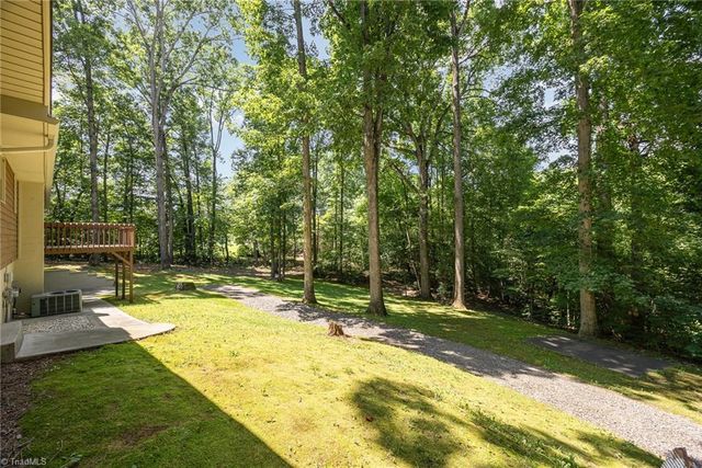 2816 Hoots Road, Hamptonville, NC 27020