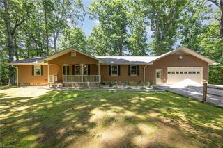 2816 Hoots Road, Hamptonville, NC 27020
