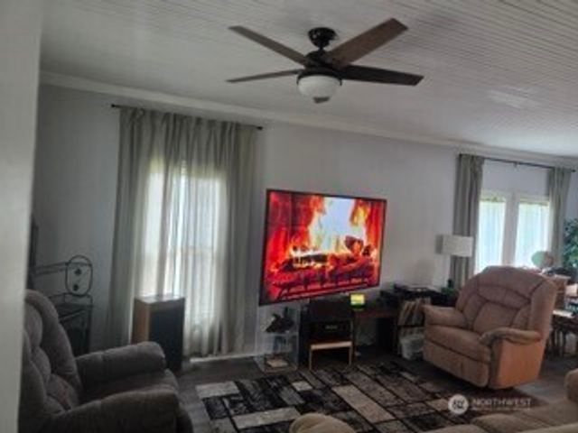407 S 1st Street, Roslyn, WA 98941