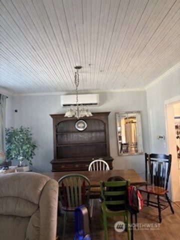 407 S 1st Street, Roslyn, WA 98941