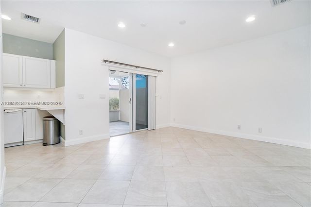 11425 NW 34th Pl, Sunrise, FL 33323