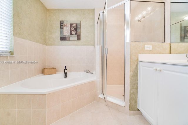 11425 NW 34th Pl, Sunrise, FL 33323