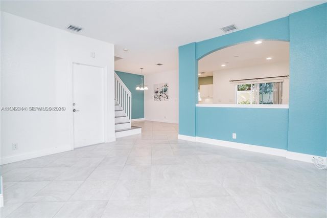 11425 NW 34th Pl, Sunrise, FL 33323