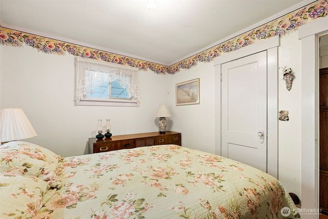 121 N Finch Creek Road, Hoodsport, WA 98548