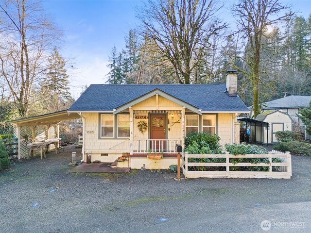 121 N Finch Creek Road, Hoodsport, WA 98548