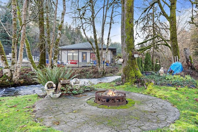 121 N Finch Creek Road, Hoodsport, WA 98548