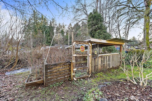 121 N Finch Creek Road, Hoodsport, WA 98548