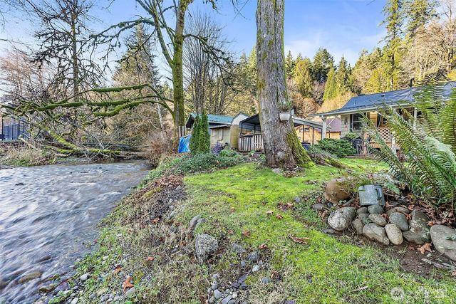 121 N Finch Creek Road, Hoodsport, WA 98548