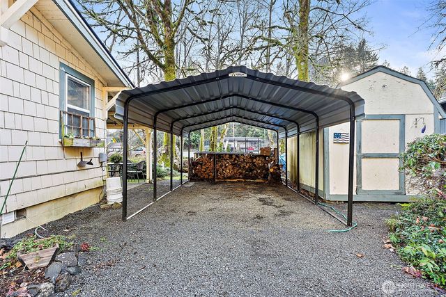 121 N Finch Creek Road, Hoodsport, WA 98548