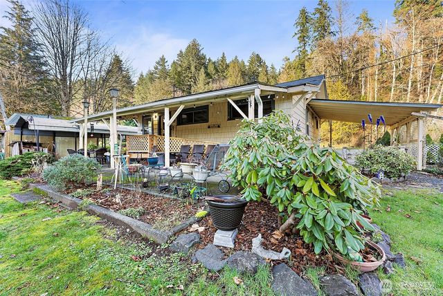 121 N Finch Creek Road, Hoodsport, WA 98548