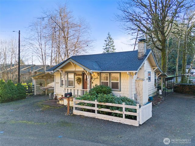 121 N Finch Creek Road, Hoodsport, WA 98548