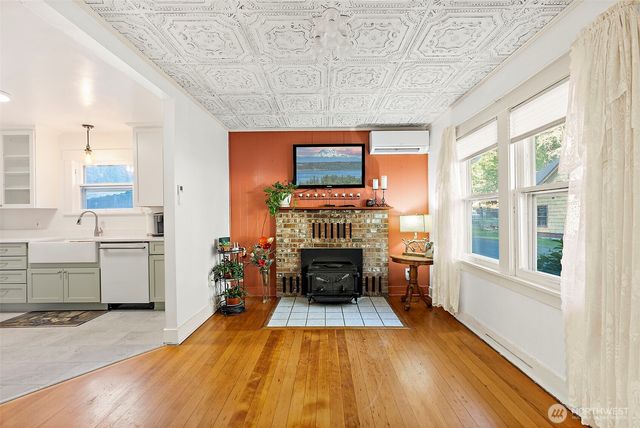 121 N Finch Creek Road, Hoodsport, WA 98548