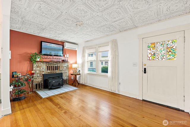 121 N Finch Creek Road, Hoodsport, WA 98548