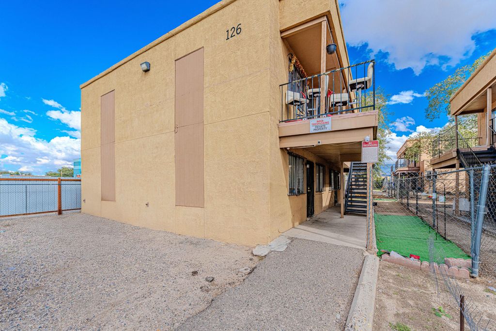 126 RHODE ISLAND Street SE, Albuquerque, NM 87108