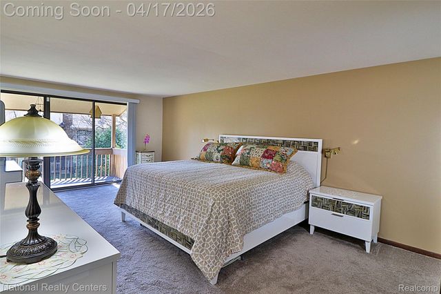 7309 Creek View Circle, West Bloomfield Charter Township, MI 48322