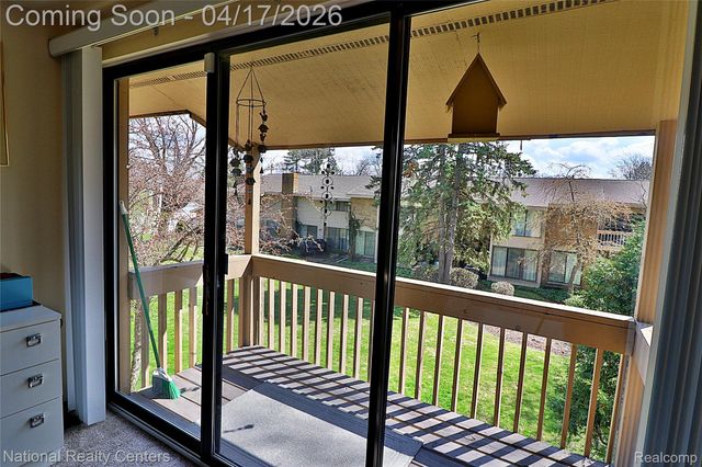 7309 Creek View Circle, West Bloomfield Charter Township, MI 48322
