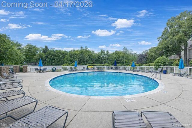 7309 Creek View Circle, West Bloomfield Charter Township, MI 48322