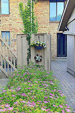 7309 Creek View Circle, West Bloomfield Charter Township, MI 48322