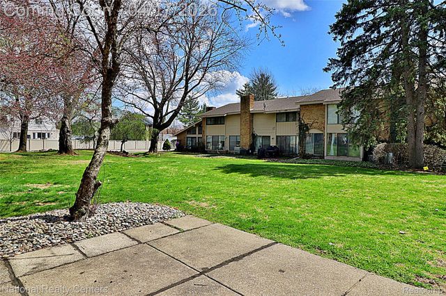 7309 Creek View Circle, West Bloomfield Charter Township, MI 48322