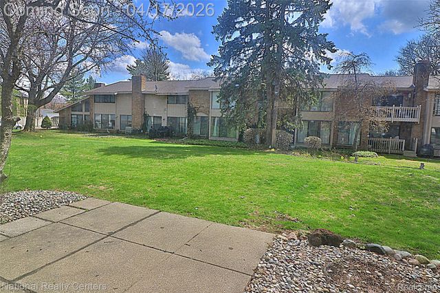 7309 Creek View Circle, West Bloomfield Charter Township, MI 48322