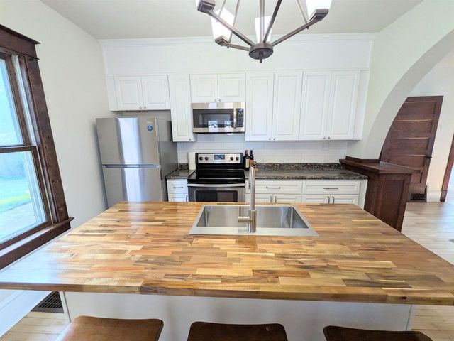 326 E SUMMER STREET, Appleton, WI 54911
