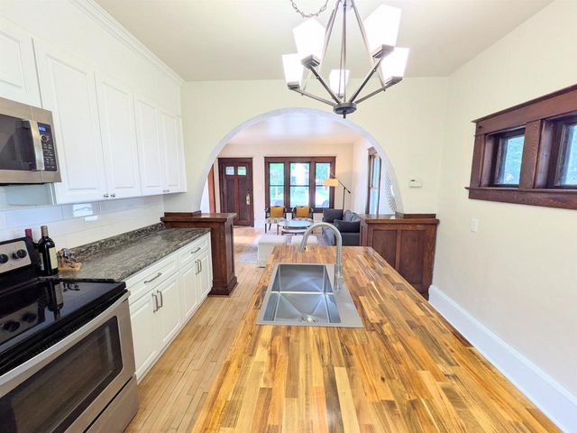 326 E SUMMER STREET, Appleton, WI 54911