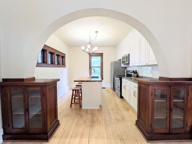 326 E SUMMER STREET, Appleton, WI 54911
