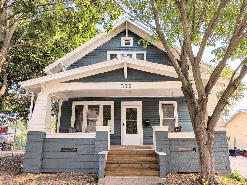 326 E SUMMER STREET, Appleton, WI 54911