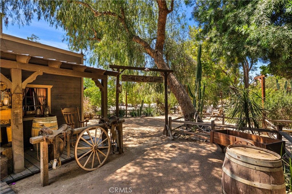 Image 19 of property listing at 31625 Ano Crest, Winchester, CA 92596