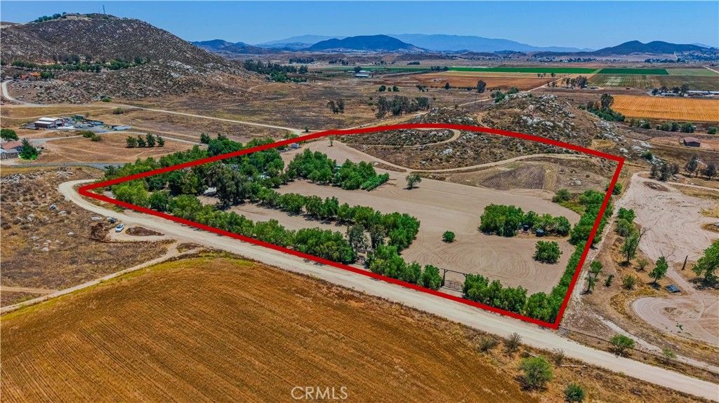 Image 2 of property listing at 31625 Ano Crest, Winchester, CA 92596