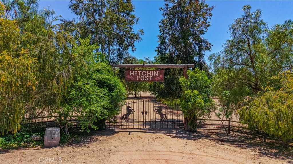 Image 3 of property listing at 31625 Ano Crest, Winchester, CA 92596
