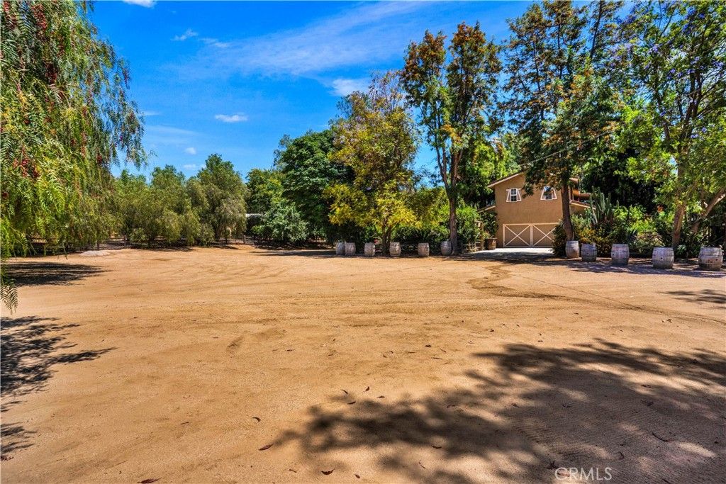 Image 5 of property listing at 31625 Ano Crest, Winchester, CA 92596