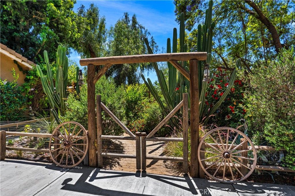Image 6 of property listing at 31625 Ano Crest, Winchester, CA 92596