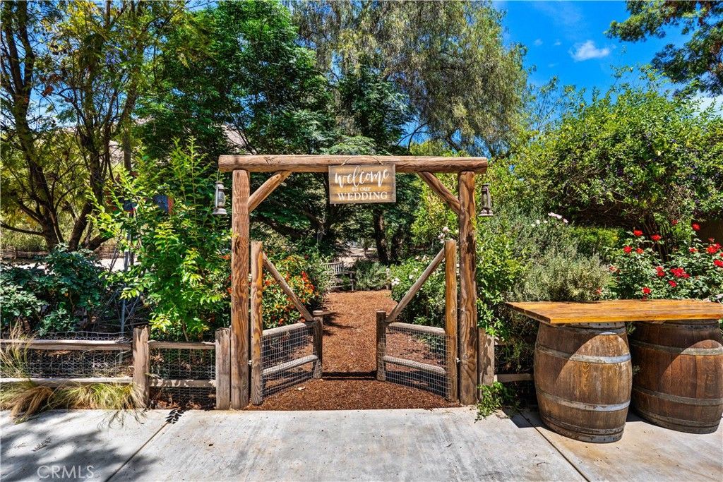Image 7 of property listing at 31625 Ano Crest, Winchester, CA 92596