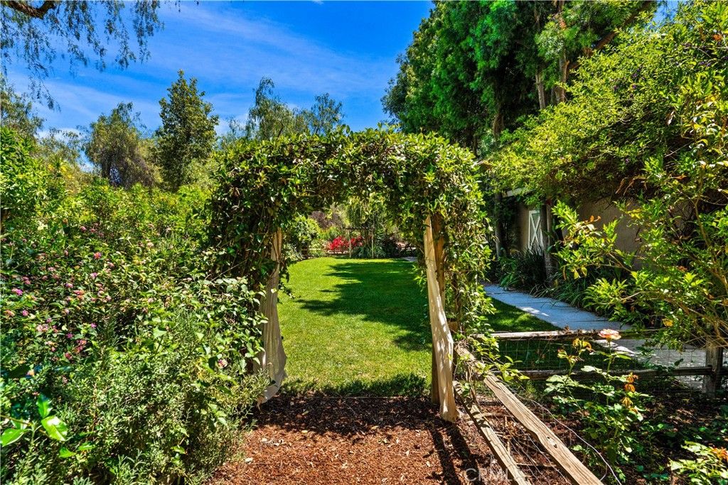 Image 9 of property listing at 31625 Ano Crest, Winchester, CA 92596