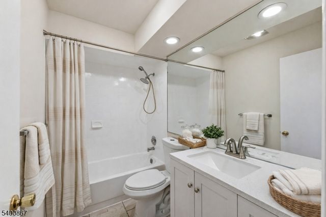 1250 N Broad St A1, Hillside Twp., NJ 07205