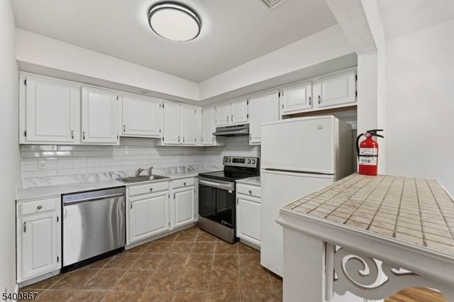 1250 N Broad St A1, Hillside Twp., NJ 07205