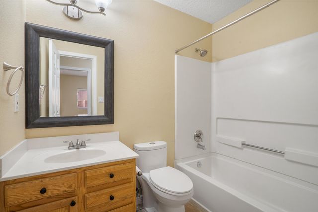 6823 LA ROCCA Road NW, Albuquerque, NM 87114