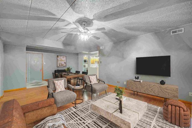 18315 Burnham Avenue 204, Lansing, IL 60438