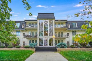 18315 Burnham Avenue 204, Lansing, IL 60438